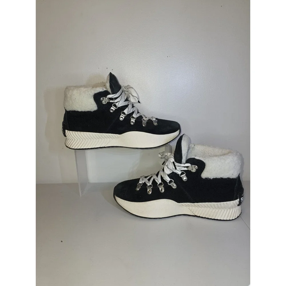 Sorel Boots Womens Size 9 Out N About Plus Conquest Black White Faux Fur Snow
